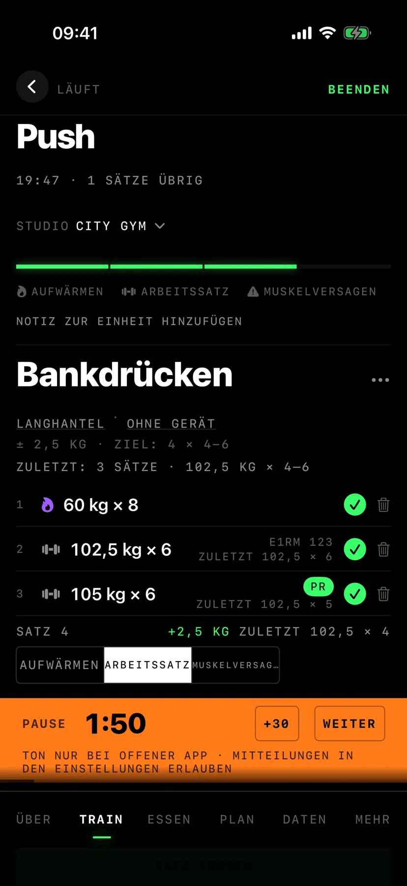 Laufendes Training mit orangem Pausen-Timer bei 1:50